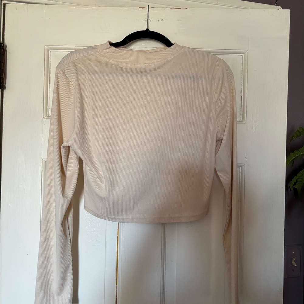 NWOT Cream Long Sleeve Women's Top with cutout - Picture 2 of 3